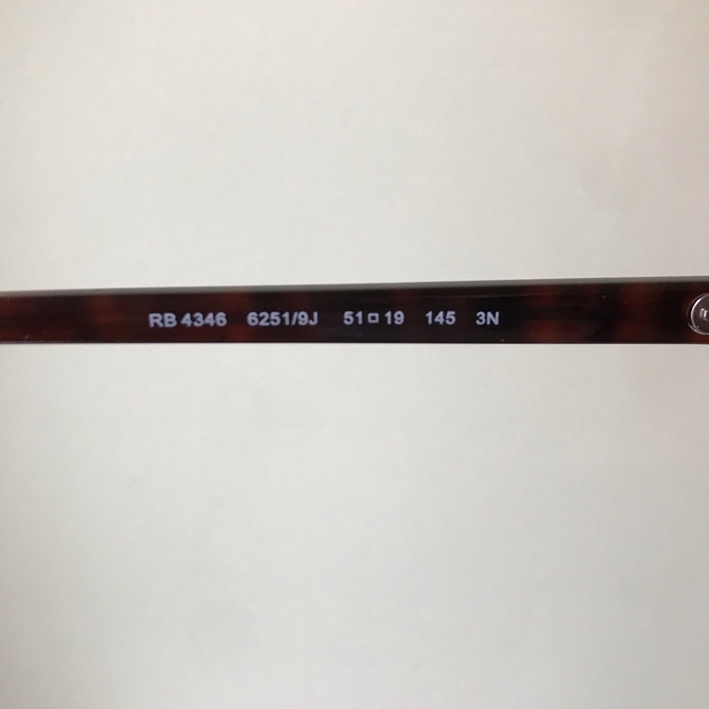 Ray-Ban Tortoise Shell Frame Sunglasses - image 4